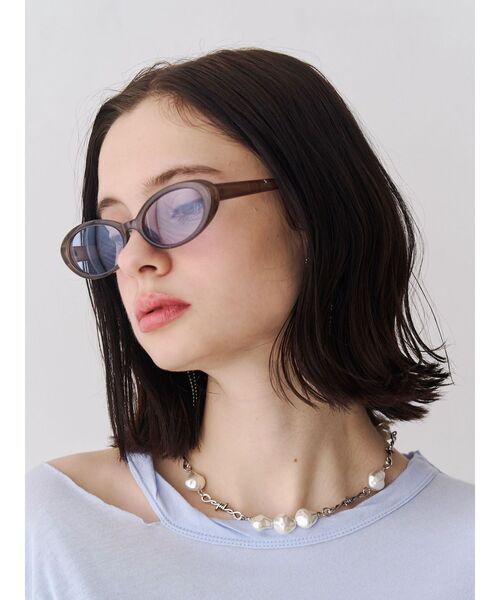 jouetie(ジュエティ)の「スリムラウンドカラーサングラス(サングラス・レディース・ピンク/ブルー/ブラック・FREE)」の4枚目の写真