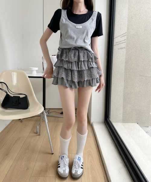 Ada.(エイダ)の「ボリューム 二段 フリル レイヤード風 ミニ スカパン(スカート・レディース・グレー/ブラック/ホワイト・M/S)」の9枚目の写真
