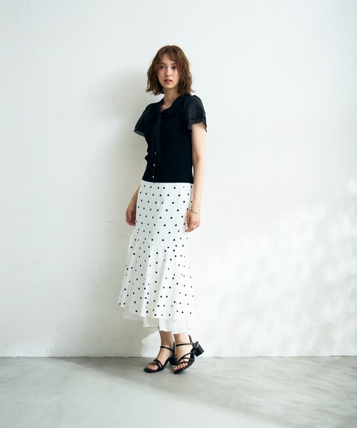 MISCH MASCH(ミッシュマッシュ)の「2026春夏新作 ボウタイラメダブルシアー袖ニット(ニット/セーター・レディース・レッド/ホワイト/ブラック/ブルー・フリ-)」の19枚目の写真