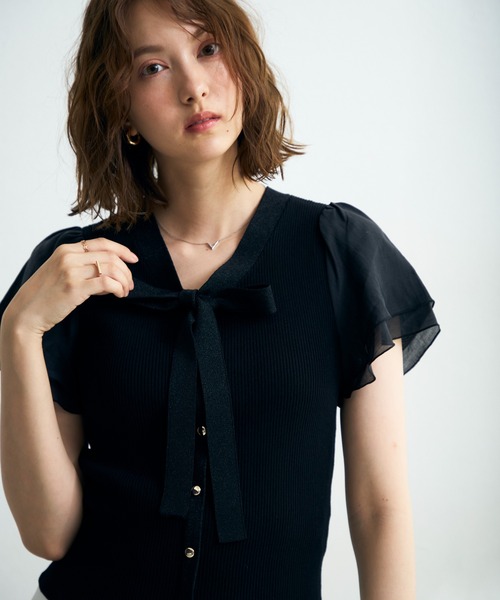 MISCH MASCH(ミッシュマッシュ)の「2026春夏新作 ボウタイラメダブルシアー袖ニット(ニット/セーター・レディース・レッド/ホワイト/ブラック/ブルー・フリ-)」の11枚目の写真