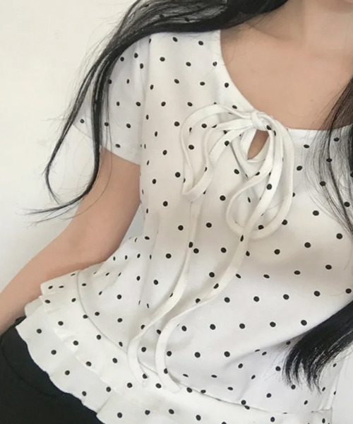 VIVID LADY(ビビッドレディー)の「ドット柄 リボンネック フレア半袖Tシャツ(Tシャツ/カットソー・レディース・グレー/ブラック/アイボリー/ライトブルー・FREE)」の6枚目の写真