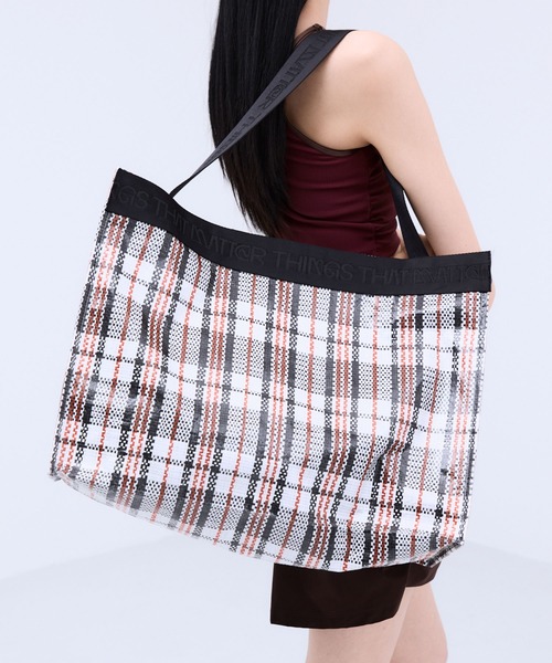 THINGS THAT MATTER(シングス ザット マター)の「TWO-WAY LEISURE TOTE / ツーウェイ レジャー トート(ショルダーバッグ・レディース・シルバー/ブラック/ブラック×レッド・FREE)」の2枚目の写真
