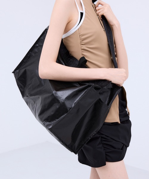THINGS THAT MATTER(シングス ザット マター)の「TWO-WAY LEISURE TOTE / ツーウェイ レジャー トート(ショルダーバッグ・レディース・シルバー/ブラック/ブラック×レッド・FREE)」の13枚目の写真
