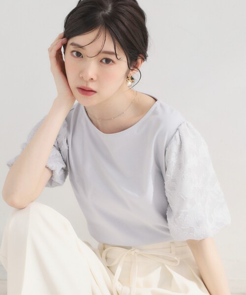 couture brooch(クチュールブローチ)の「【接触冷感・UVカット・洗える】バルーンスリーブ トップス(Tシャツ/カットソー・レディース・オフホワイト/ライトグレー/ブラック・42/40/38/36)」の19枚目の写真