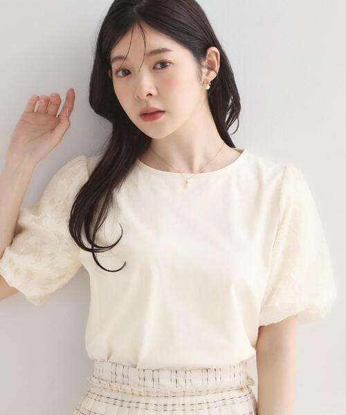 couture brooch(クチュールブローチ)の「【接触冷感・UVカット・洗える】バルーンスリーブ トップス(Tシャツ/カットソー・レディース・オフホワイト/ライトグレー/ブラック・42/40/38/36)」の4枚目の写真
