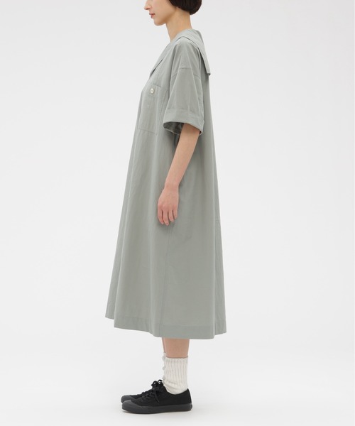 MHL.(エムエイチエル)の「SANDED COTTON LINEN(ワンピース・レディース・スモークグレー/ブラック・1/2)」の8枚目の写真