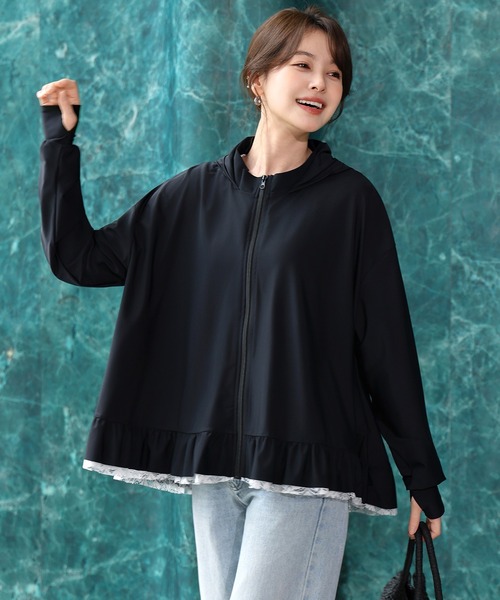 TeddyShop（テディショップ）の「【UVカット率 99.9％以上/UPF50+/フード・サムホール付き/水陸両用】話題のレース×フリル。長袖プチハイネックジップアップラッシュガードパーカー レディース（パーカー・レディース・ブラック/クリーム/モカ/ライトグレー・LL/L/M/S）」の7枚目の写真