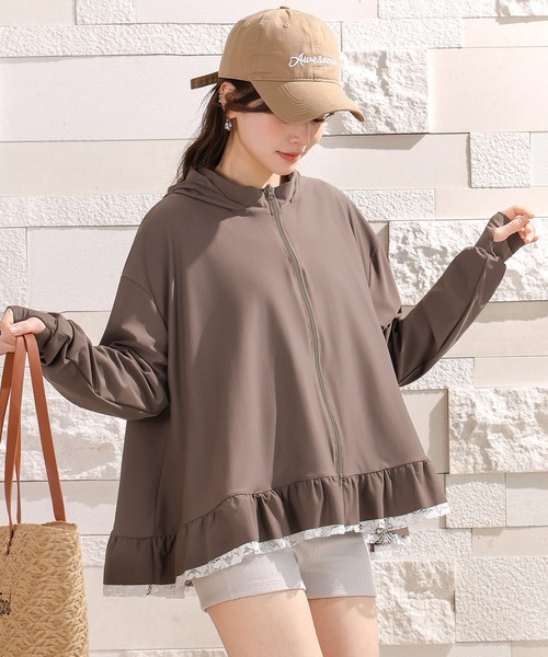 TeddyShop（テディショップ）の「【UVカット率 99.9％以上/UPF50+/フード・サムホール付き/水陸両用】話題のレース×フリル。長袖プチハイネックジップアップラッシュガードパーカー レディース（パーカー・レディース・ブラック/クリーム/モカ/ライトグレー・LL/L/M/S）」の18枚目の写真