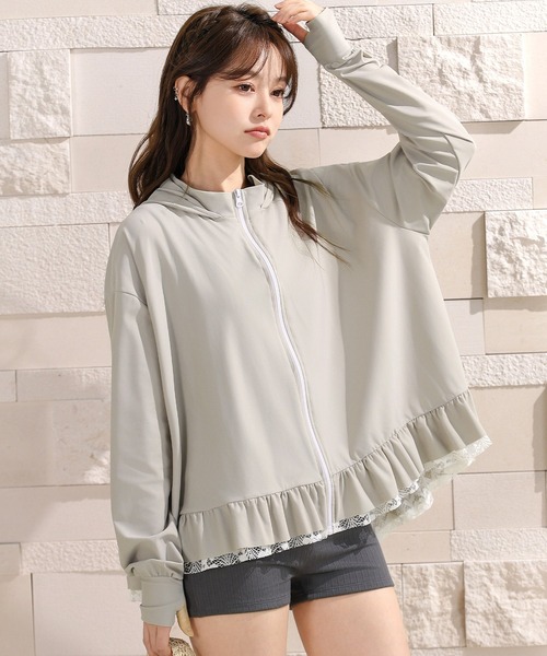 TeddyShop（テディショップ）の「【UVカット率 99.9％以上/UPF50+/フード・サムホール付き/水陸両用】話題のレース×フリル。長袖プチハイネックジップアップラッシュガードパーカー レディース（パーカー・レディース・ブラック/クリーム/モカ/ライトグレー・LL/L/M/S）」の13枚目の写真