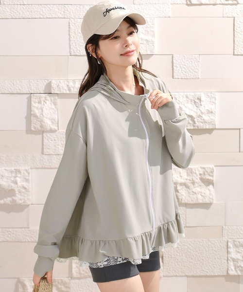 TeddyShop（テディショップ）の「【UVカット率 99.9％以上/UPF50+/フード・サムホール付き/水陸両用】話題のレース×フリル。長袖プチハイネックジップアップラッシュガードパーカー レディース（パーカー・レディース・ブラック/クリーム/モカ/ライトグレー・LL/L/M/S）」の14枚目の写真