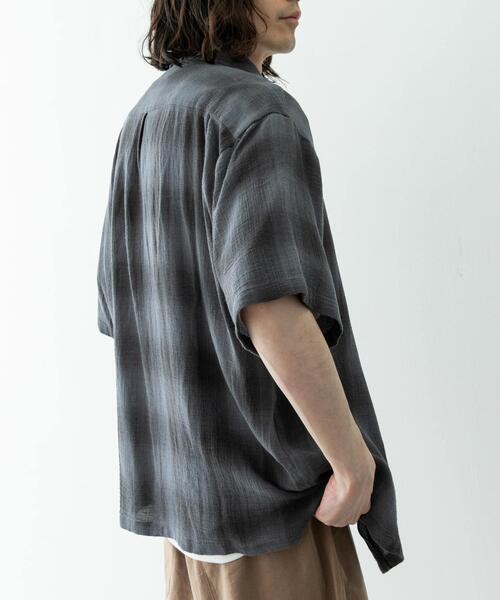 URBAN RESEARCH Sonny Label（アーバンリサーチサニーレーベル）の「オーバーダイチェックショートスリーブシャツ（シャツ/ブラウス・メンズ・グレー系その他/ブルー系その他/グリーン系その他・LARGE/MEDIUM）」の6枚目の写真