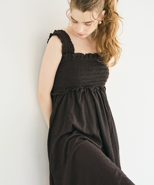coca(coca)(コカ)の「クレープシャーリングワンピース(ワンピース・レディース・ブラウン/ブラック・L/M/S)」の6枚目の写真