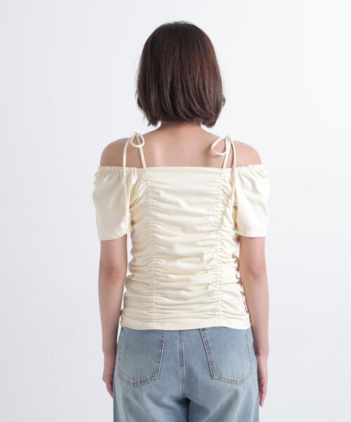NATURAL BEAUTY BASIC(ナチュラルビューティーベーシック)の「ショルダーリボンドロストカットソー(Tシャツ/カットソー・レディース・イエロー/オフホワイト/ブラック・フリ-)」の4枚目の写真