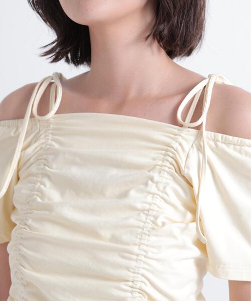 NATURAL BEAUTY BASIC(ナチュラルビューティーベーシック)の「ショルダーリボンドロストカットソー(Tシャツ/カットソー・レディース・イエロー/オフホワイト/ブラック・フリ-)」の5枚目の写真