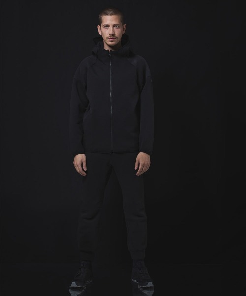 ARTA MECHANICS(エーアールティーエーメカニクス)の「ARTA TRAINING WEAR STRETCH WOVEN JACKET(エーアールティーエー トレーニング ウェア ストレッチウーブン ジャケット)(パーカー・メンズ・ブラック・L/M/XL)」の2枚目の写真