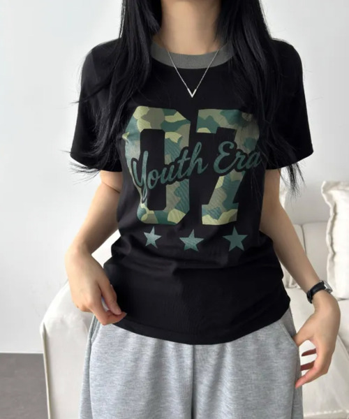 VIVID LADY(ビビッドレディー)の「カモフラナンバリングプリント 半袖Tシャツ(Tシャツ/カットソー・レディース・カーキ/グレー/ブラック/ホワイト・FREE)」の2枚目の写真