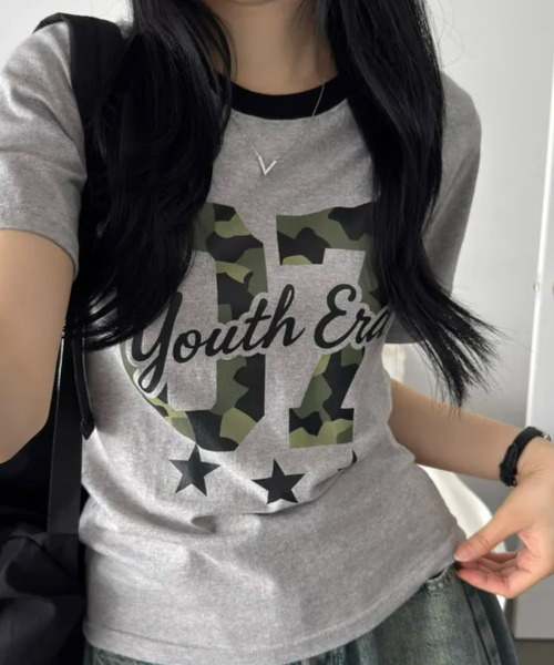 VIVID LADY(ビビッドレディー)の「カモフラナンバリングプリント 半袖Tシャツ(Tシャツ/カットソー・レディース・カーキ/グレー/ブラック/ホワイト・FREE)」の17枚目の写真