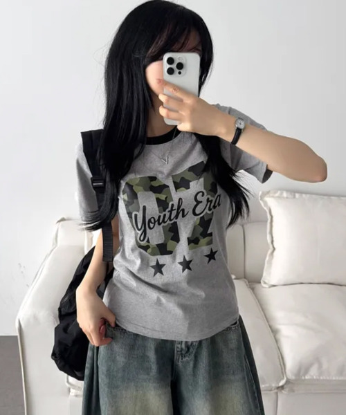 VIVID LADY(ビビッドレディー)の「カモフラナンバリングプリント 半袖Tシャツ(Tシャツ/カットソー・レディース・カーキ/グレー/ブラック/ホワイト・FREE)」の19枚目の写真