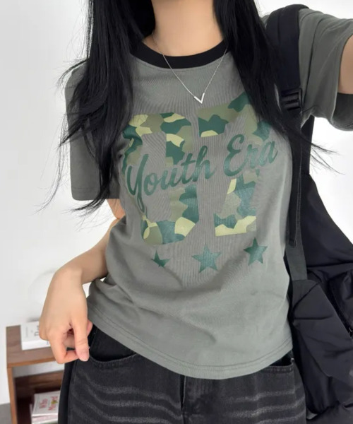 VIVID LADY(ビビッドレディー)の「カモフラナンバリングプリント 半袖Tシャツ(Tシャツ/カットソー・レディース・カーキ/グレー/ブラック/ホワイト・FREE)」の22枚目の写真