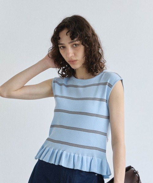 &. NOSTALGIA（アンドドットノスタルジア）の「ボーダーフレンチスリーブフリルニット（ニット/セーター・レディース・ブルー/グレー・FREE）」の4枚目の写真