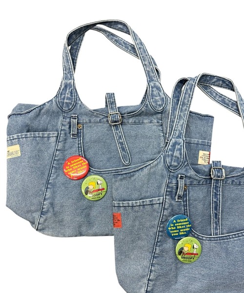 SNOOPY×OLD BETTY'S(スヌーピーカケルオールドベティーズ)の「スヌーピー【SNOOPY】Denim Remake Pocket Tote Bag(缶バッチ2個付)(トートバッグ・レディース・インディゴブルー/ブルー・FREE)」の14枚目の写真