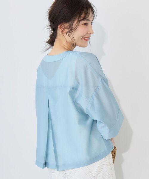 le.coeur blanc(ルクールブラン)の「シアーサテンバンドカラーコンパクトシャツ(シャツ/ブラウス・レディース・アイボリー/ライトブルー/チャコールグレー・38)」の16枚目の写真