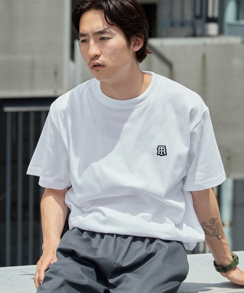 ROOPTOKYO（ループトウキョウ）の「オリジナルチームロゴ胸ワッペンTシャツ 半袖 クルーネック ハイグレードコットン 5.6oz 丸胴 シンプル ミドル丈 クロップド丈 短丈 メンズ レディース ユニセックス 秋 秋服 2026年秋冬（Tシャツ/カットソー・メンズ・ホワイト/ブラック/チャコール/ブルー/ライトピンク・S/M/L/XL）」の15枚目の写真