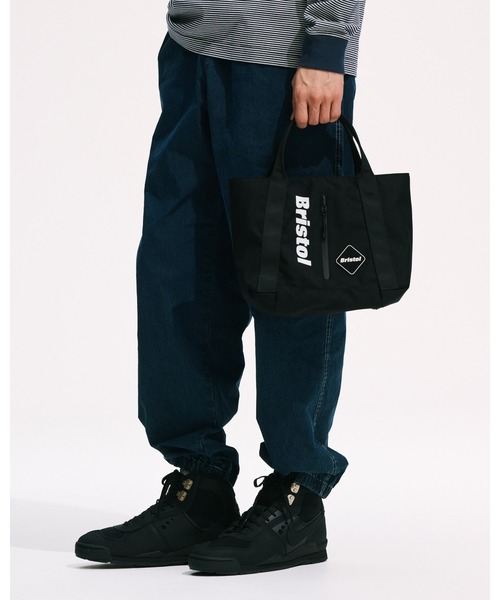 F.C.Real Bristol（エフシーレアルブリストル）の「CORDURA RIPSTOP MINI TOTE BAG（ハンドバッグ・メンズ・ブラック・FREE）」の2枚目の写真