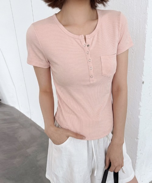 COCOMOMO(ココモモ)の「ヘンリーネックリブTシャツ リブTシャツ ヘンリーネックTシャツ 半袖 トップス ラウンドヘム カットソー Tシャツ 半袖 レイヤードトップス 春服 夏服(Tシャツ/カットソー・レディース・ライトピンク/ライトイエロー/ライトブルー/グレー/ホワイト/ブラック・FREE)」の7枚目の写真