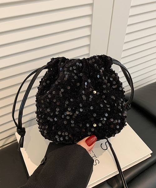 boemy(ボエミー)の「スパンコール 2WAY ドローストリング バッグ(ショルダーバッグ・レディース・シルバー/ブラック・FREE)」の7枚目の写真
