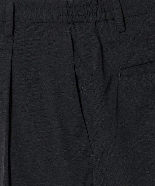 UNITED ARROWS（ユナイテッドアローズ）の「ウェザーコンフォート メランジ サイドシャーリング 1プリーツ パンツ 撥水 ヨコストレッチ（スラックス・メンズ・ブラック/ダークグレー・L/S/M/XL）」の5枚目の写真