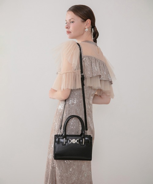 Leja(レジャ)の「【LEJA】ハートメタルモチーフベルト2WAYハンドバッグ結婚式 パーティー 成人式 二次会 同窓会 お呼ばれ オケージョン 20代 30代(ハンドバッグ・レディース・ブラック・FREE)」の3枚目の写真