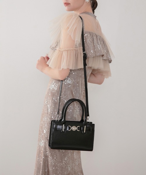 Leja(レジャ)の「【LEJA】ハートメタルモチーフベルト2WAYハンドバッグ結婚式 パーティー 成人式 二次会 同窓会 お呼ばれ オケージョン 20代 30代(ハンドバッグ・レディース・ブラック・FREE)」の4枚目の写真