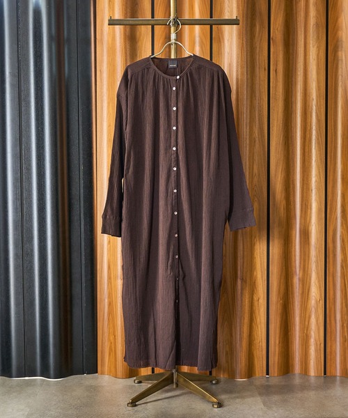 ROSE BUD(ローズバッド)の「CREPE LONG DRESS(ワンピース・レディース・ブラウン/パープル/ホワイト・ONE SIZE)」の2枚目の写真