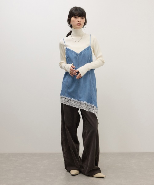 ADAM ET ROPE'(アダムエロペ)の「【WEB限定】レースコンビデニムキャミ(キャミソール・レディース・ブルー/サックスブルー・FREE)」の13枚目の写真