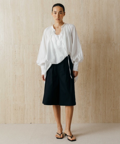 CREDONA(クレドナ)の「EMBROIDERY COLLAR GATHER BLOUSE(シャツ/ブラウス・レディース・ブラック/ホワイト・FREE)」の12枚目の写真