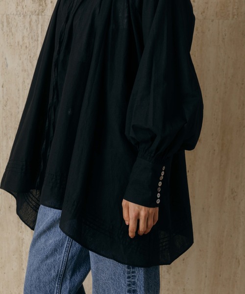 CREDONA(クレドナ)の「EMBROIDERY COLLAR GATHER BLOUSE(シャツ/ブラウス・レディース・ブラック/ホワイト・FREE)」の20枚目の写真
