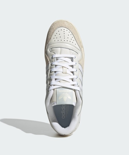 adidas（アディダス）の「フォーラム 84 ロー ADV [Forum 84 Low ADV] / アディダスオリジナルス adidas Originals（スニーカー・メンズ・オフホワイト・22.0cm/22.5cm/23.0cm/23.5cm/24.0cm/24.5cm/25.0cm/25.5cm/26.0cm/26.5cm/27.0cm/27.5cm/28.0cm/28.5cm/29.0cm）」の5枚目の写真