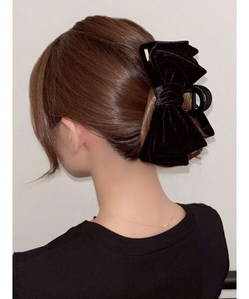 RESEXXY(リゼクシー)の「ベロアリボンヘアクリップ(バレッタ/ヘアクリップ・レディース・ピンク/ブラック・FREE)」の3枚目の写真