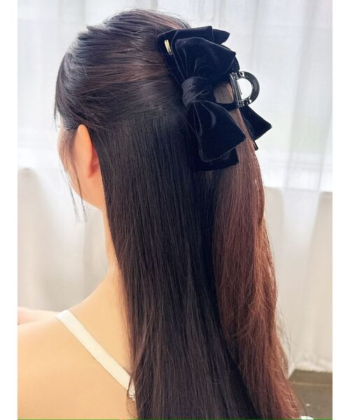 RESEXXY(リゼクシー)の「ベロアリボンヘアクリップ(バレッタ/ヘアクリップ・レディース・ピンク/ブラック・FREE)」の5枚目の写真