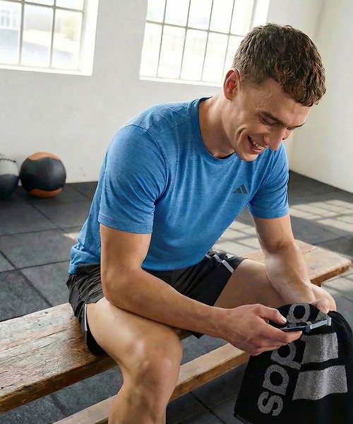 adidas(アディダス)の「ワークアウト エッセンシャルズ シームレス Tシャツ / アディダス adidas(Tシャツ/カットソー・メンズ・ブルー・MEDIUM/X-LARGE/X-SMALL)」の1枚目の写真