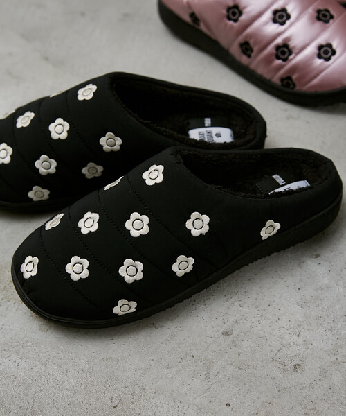 MARY QUANT（マリークワント）の「MARY QUANT × PUBLUX/マリークワント マリークワント モックシューズ/スリッポン[S~Lサイズ展開]　限定展開（スニーカー・レディース・ピンク/シルバー/ブラック・SMALL/LARGE/MEDIUM）」の6枚目の写真