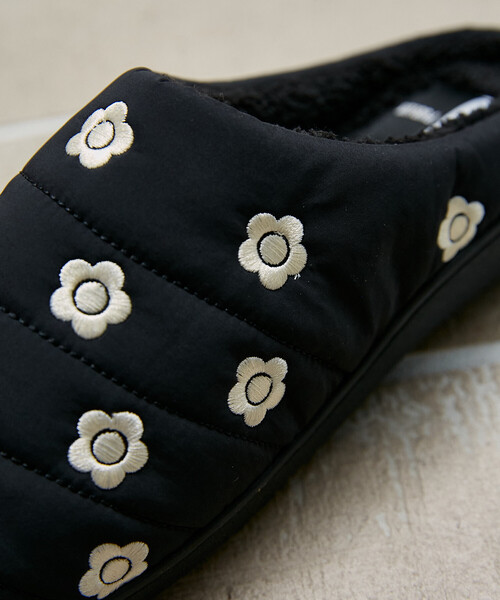 MARY QUANT（マリークワント）の「MARY QUANT × PUBLUX/マリークワント マリークワント モックシューズ/スリッポン[S~Lサイズ展開]　限定展開（スニーカー・レディース・ピンク/シルバー/ブラック・SMALL/LARGE/MEDIUM）」の17枚目の写真