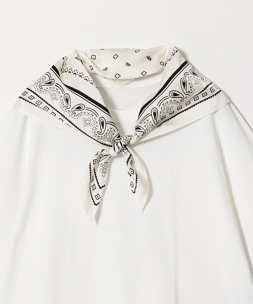 UNITED ARROWS（ユナイテッドアローズ）の「2WAY スカーフ ニット‐ウォッシャブル‐（ニット/セーター・レディース・ブラック/ネイビー/オフホワイト・FREE）」の17枚目の写真