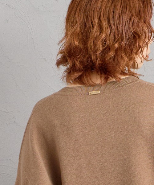 MICA&DEAL（マイカ＆ディール）の「【WEB先行予約】[MICA&DEAL/マイカアンドディール] 別注 ワンポイントロゴ Vネックニットプルオーバー（ニット/セーター・レディース・モカ/グレー/ネイビー・F）」の13枚目の写真