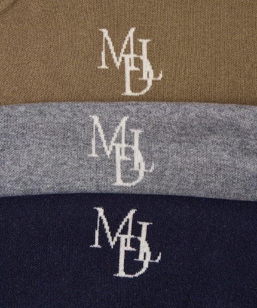 MICA&DEAL（マイカ＆ディール）の「【WEB先行予約】[MICA&DEAL/マイカアンドディール] 別注 ワンポイントロゴ Vネックニットプルオーバー（ニット/セーター・レディース・モカ/グレー/ネイビー・F）」の15枚目の写真