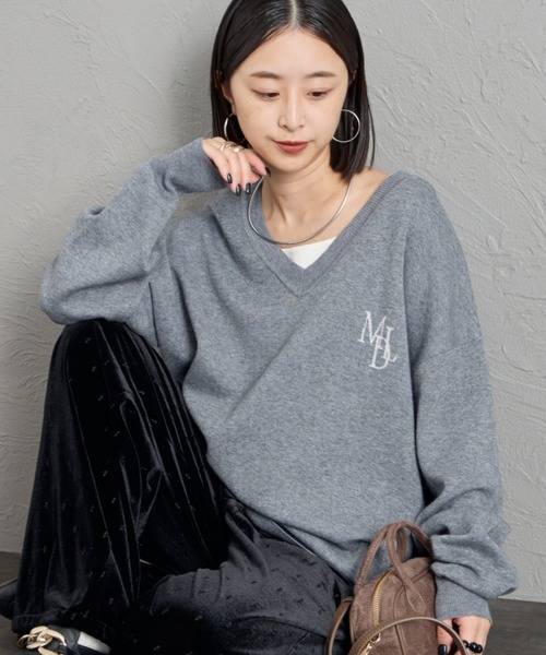 【WEB先行預購】客製專屬 單點標誌 V領針織套頭衫