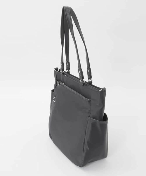 MK MICHEL KLEIN（エムケーミッシェルクラン）の「[2WAY/A4収納可]多機能ポケットナイロントートバッグ（トートバッグ・レディース・ベージュ/グレー/ブラック・00）」の5枚目の写真