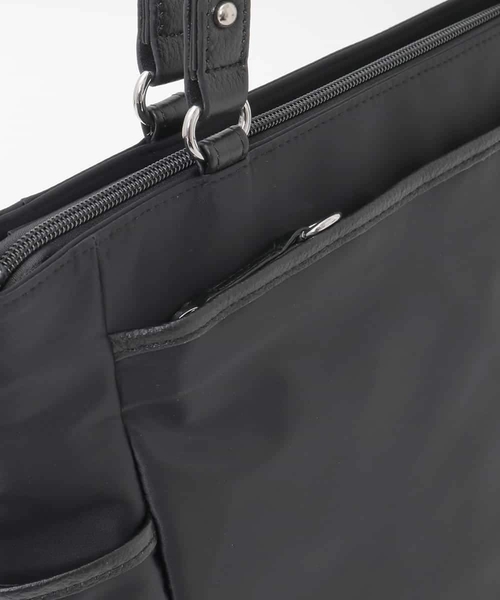 MK MICHEL KLEIN（エムケーミッシェルクラン）の「[2WAY/A4収納可]多機能ポケットナイロントートバッグ（トートバッグ・レディース・ベージュ/グレー/ブラック・00）」の17枚目の写真