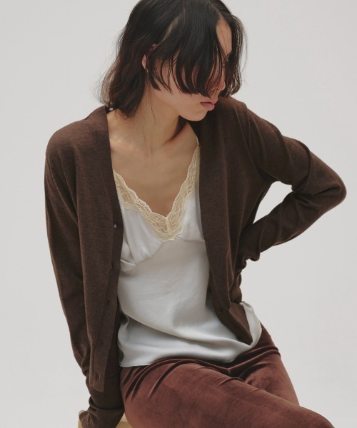 TODAYFUL(トゥデイフル)の「Cotton Cashmere Cardigan(カーディガン/ボレロ・レディース・チョコ/ブラック/チャコールグレー・FREE)」の3枚目の写真